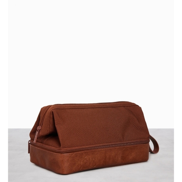 BEIS Handbags - NWT BEIS The Dopp Kit Maple 🍁